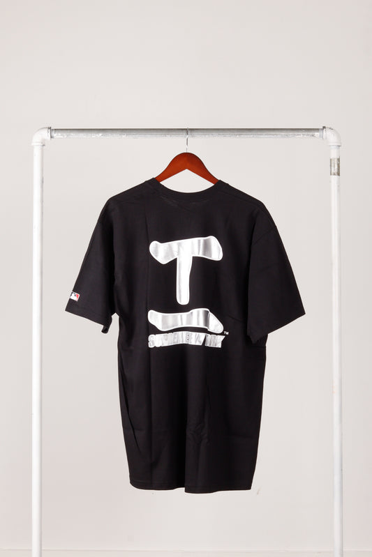 Supreme x MLB FW22 'Chicago White Sox Kanji Teams' T-Shirt (2022)